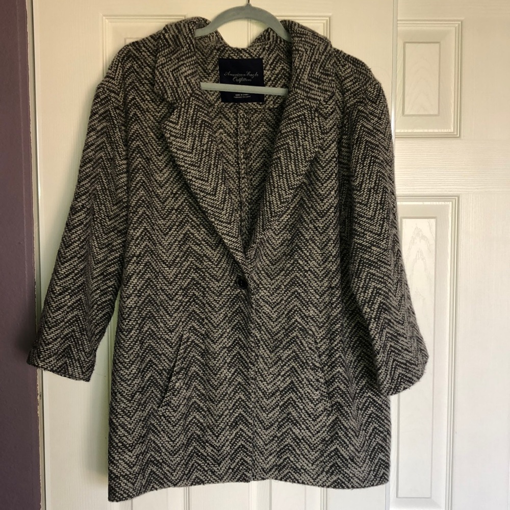 Grey Coat - Picture 4 of 5